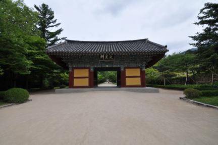 경주 불국사 사천왕문 정면 (고도보존육성과, 2017)