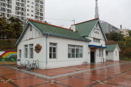 대구 구 반야월역사_측면 (촬영년도 : 2015년)