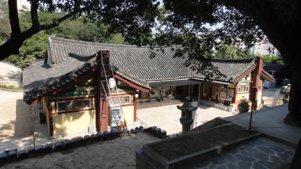서울 흥천사 대방 배면