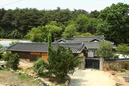 김형기가옥 전경